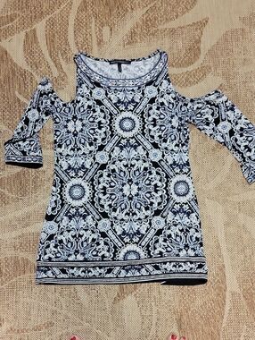 WHBM Black & White Medallion Cold-Shoulder Top